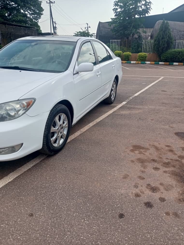Toyota Camry 2005 - Image 6